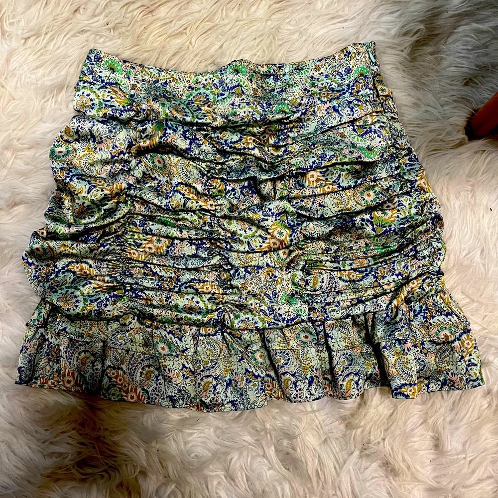 NWOT ZARA SILK RUNCHED MINI SKIRT! Size medium!